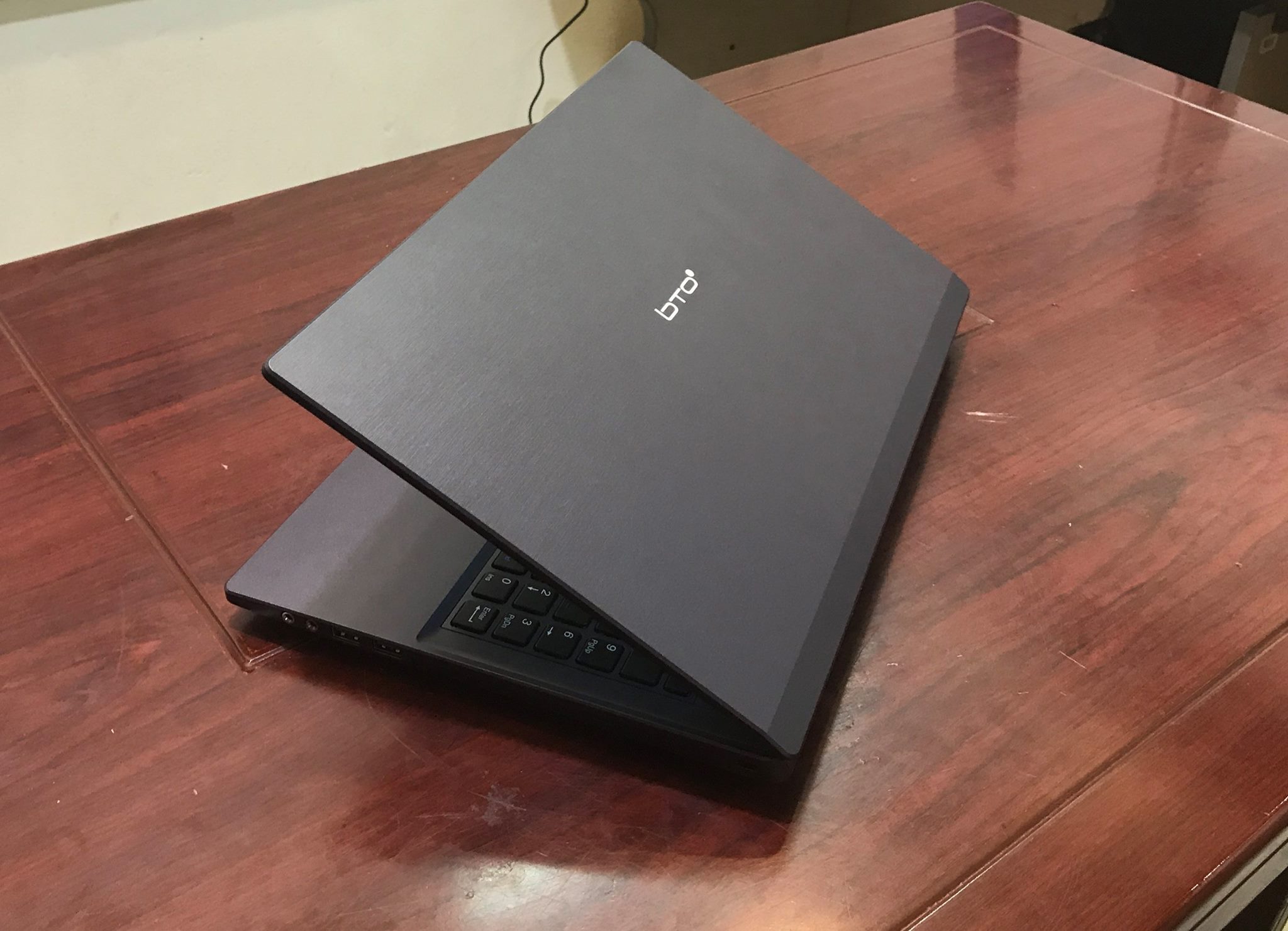 Laptop Clevo W650ZR1-9.jpg